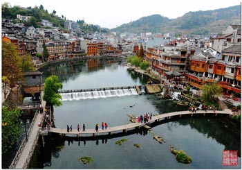 張家界、黃石寨、金鞭溪、苗寨故事、鳳凰古城三天兩晚游